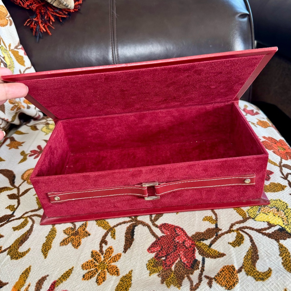Antique Luxurious Red Velvet Storage Box with Hinged Lid - Picture 3 of 14